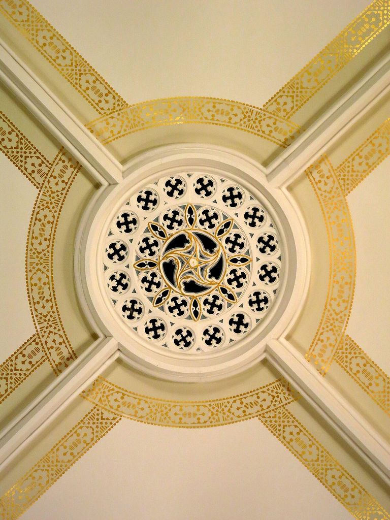 Sacred Heart Catholic Church (Columbia, MO) - interior, barrel vault, boss detail, an architectural view.