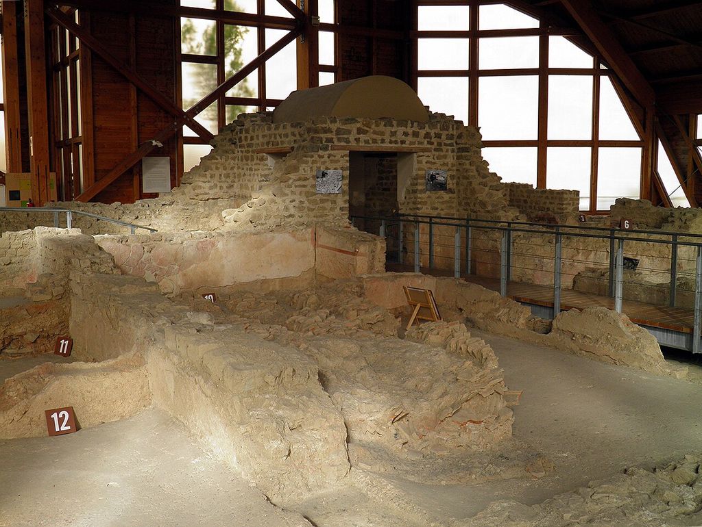 In March 1980, during road construction in the outskirts of Ahrweiler, workmen discovered remains of an ancient building, which turned out to be a quite sensational archaeological find.