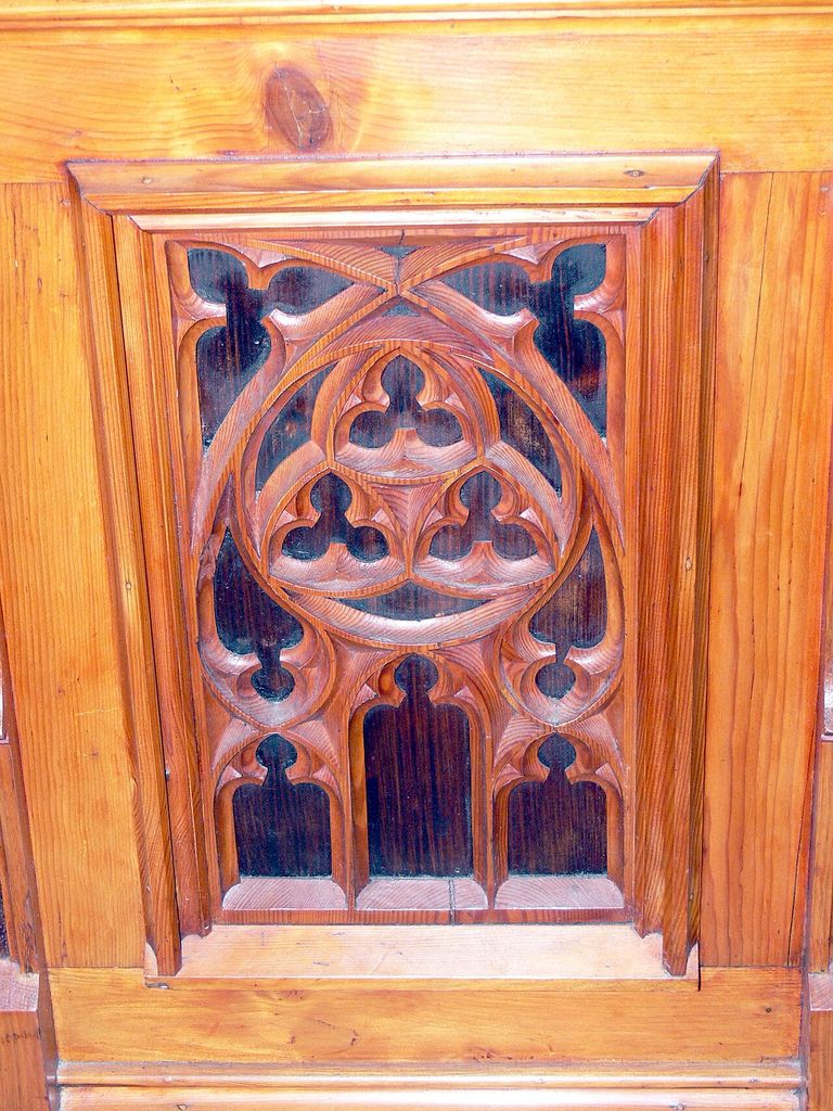 Saint Oswald parish church, showing trefoil tracery architecture.