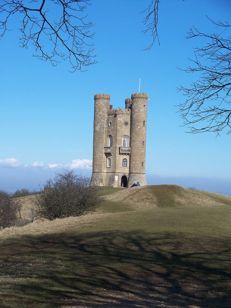 Broadway Tower Situated on the edge of the Cotswold scarp slope, the folly enjoys wonderful views.