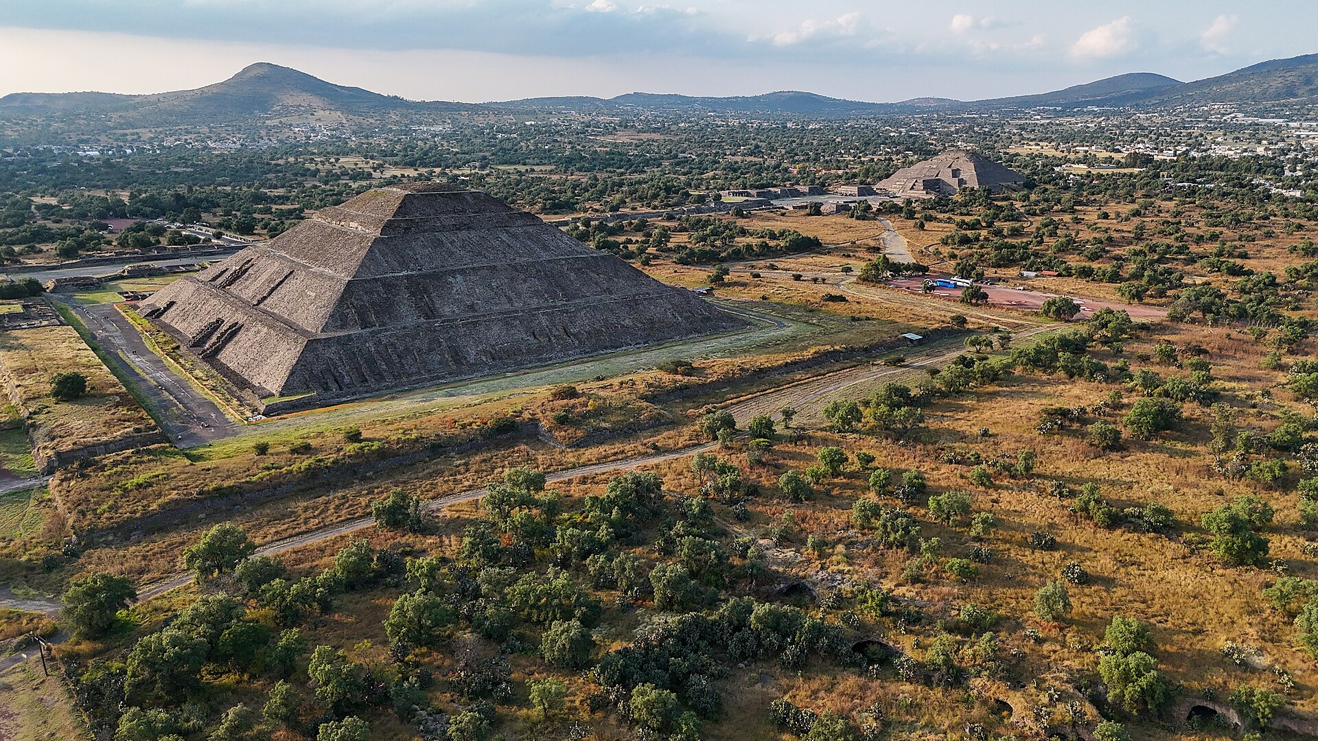 Teotihuacan architectural view