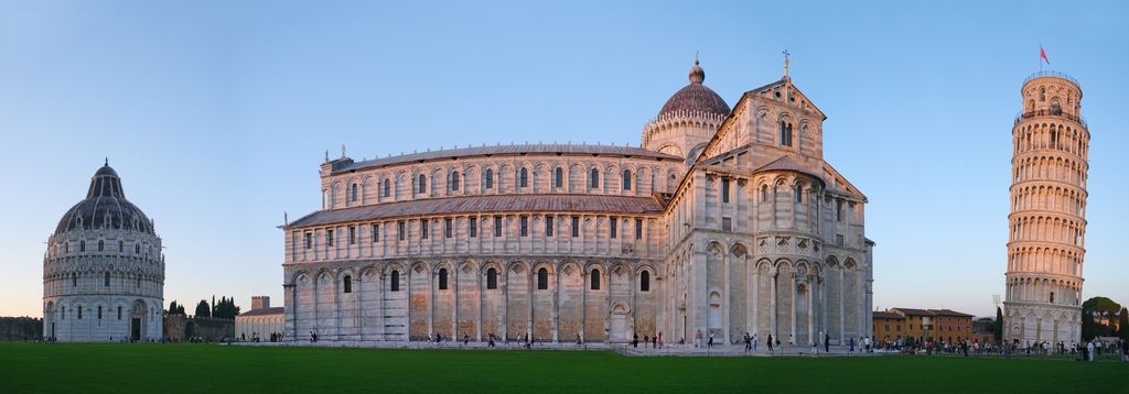 Compare five aisles, crossing, choir, ambulatory and liturgical movement