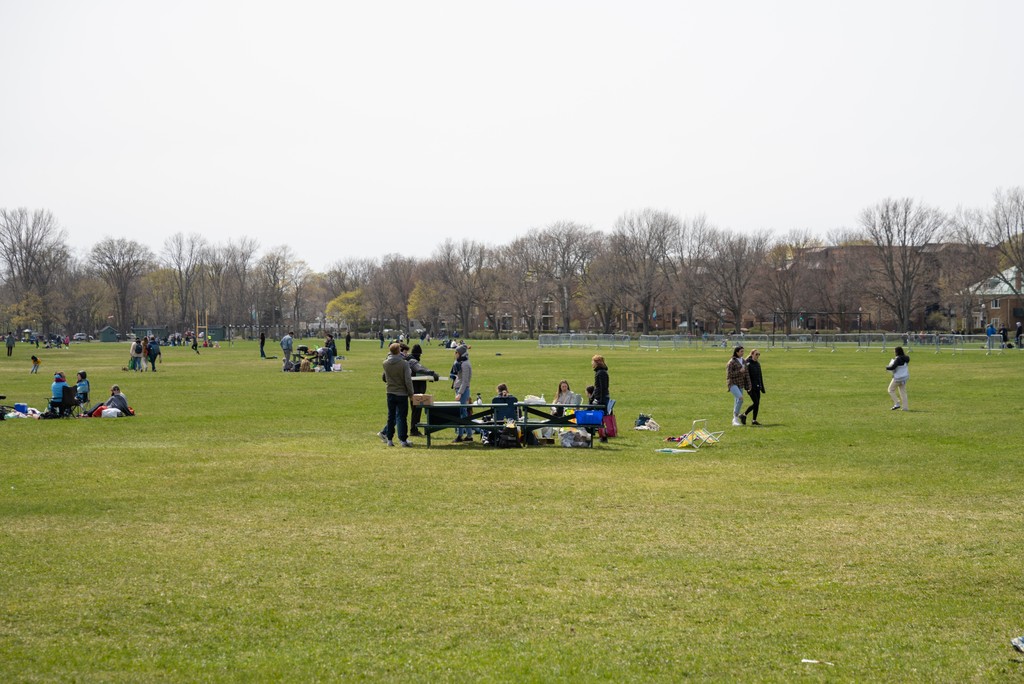 Modern park use at the Plains of Abraham, Québec City, photographed by Wilfredor on 8 May 2021, Avenue George-VI. Wikimedia Commons, CC0; resized only. This view does not identify Wolfe’s exact death location.