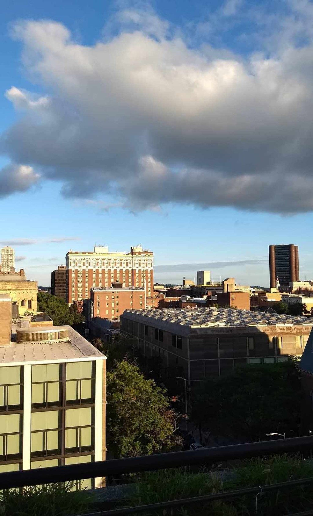 The Yale Center for British Art and University Art Gallery seen from the Yale School of Architecture, 2018. Photograph by RukshanV, via Wikimedia Commons, CC BY-SA 4.0; whole supplied photograph, resized only, with the same licence retained. A modern view of the collection’s city setting, not the fictional cave or a painting on display.