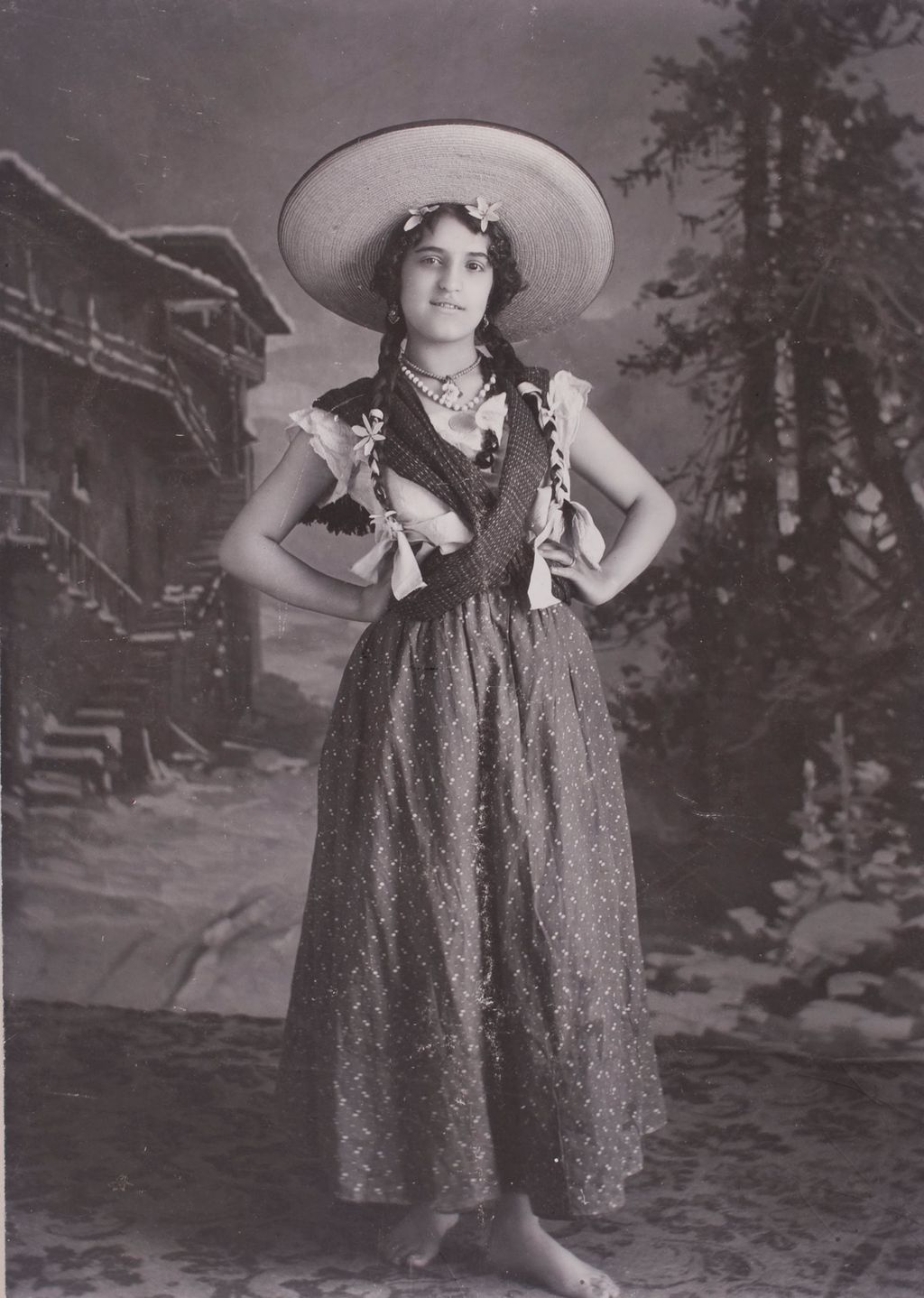 Black-and-white 1897 portrait of Matilde Calderón y González, Frida Kahlo's mother.