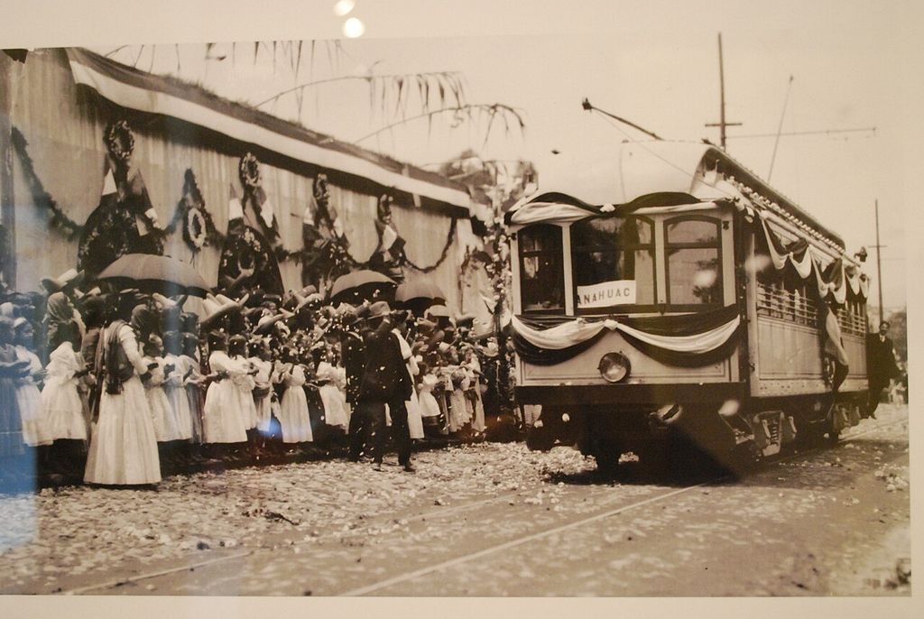 Mexico City electric trolley inauguration in 1900