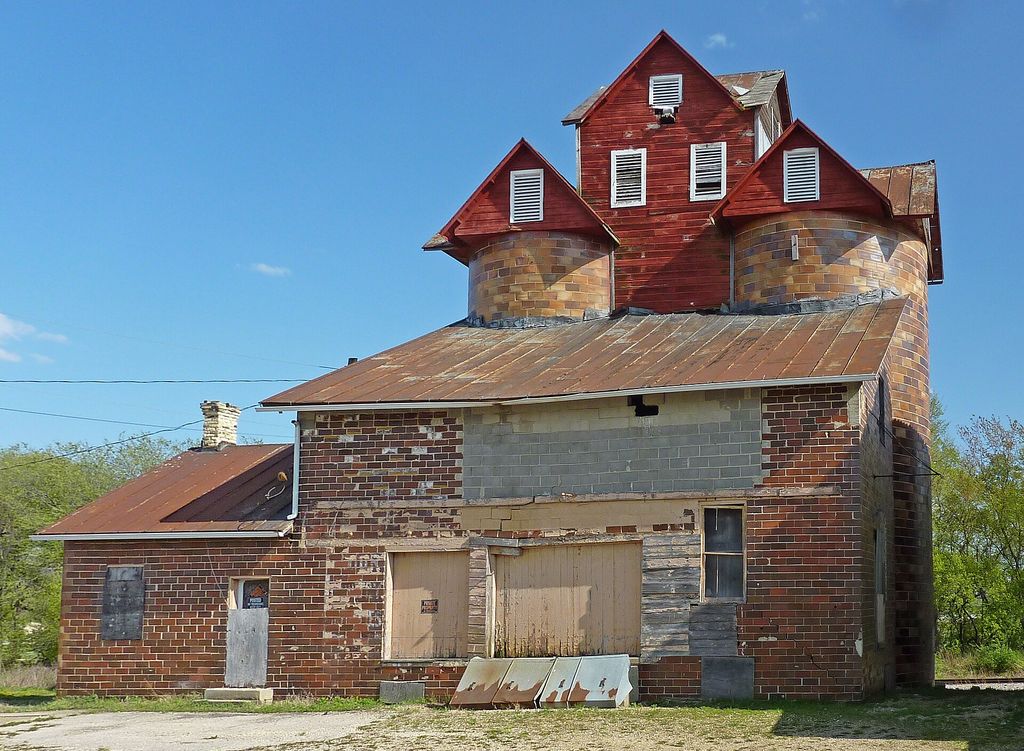 Photograph of Historic grain elevator at Sun Prairie, Wisconsin.