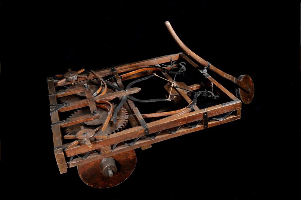 Museumsrekonstruktion von Leonardos selbstfahrendem Wagen.