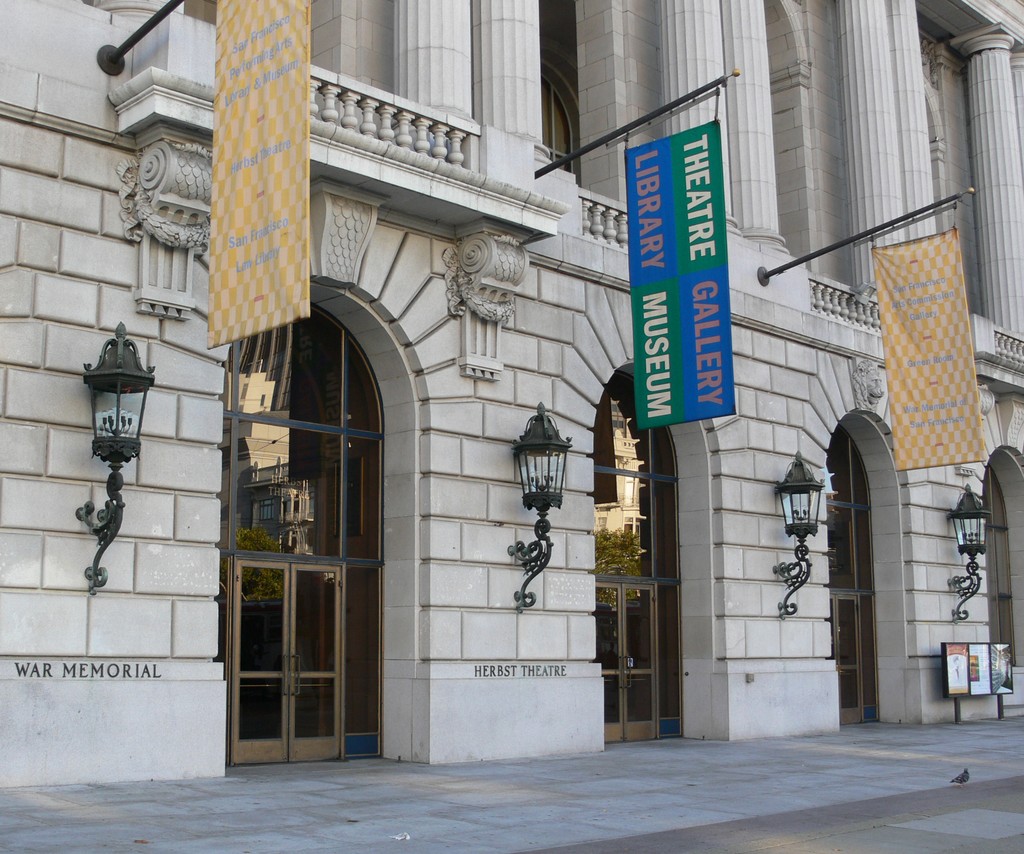 The entrance to San Francisco’s War Memorial Veterans Building, SFMOMA’s original home.