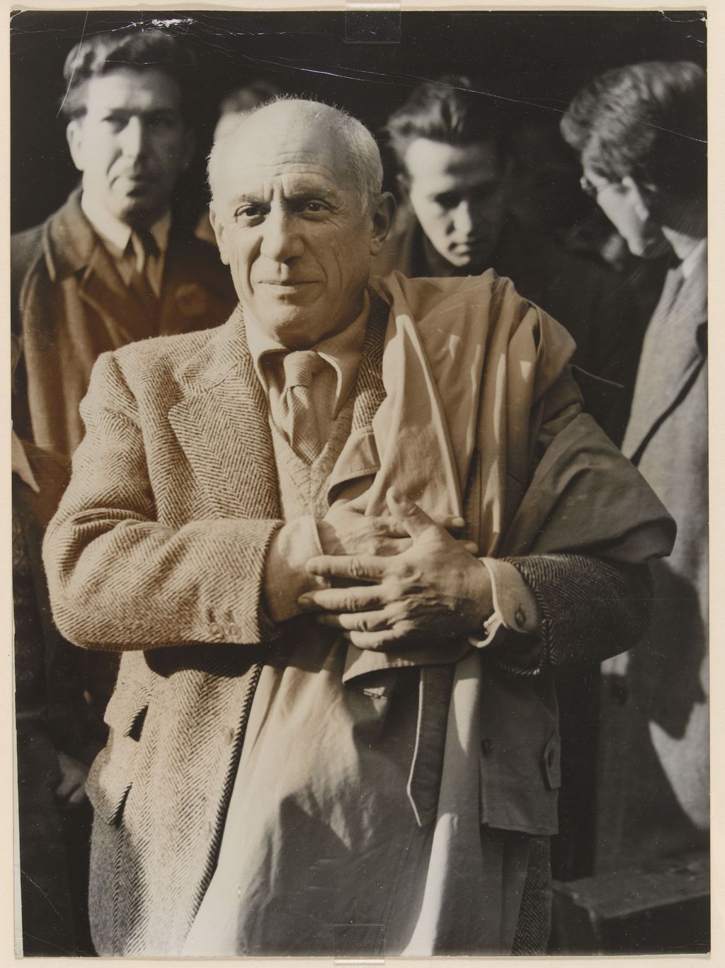 Pablo Picasso arriving at Victoria Station in London on 11 November 1950, photographed by Keystone Press Agency.