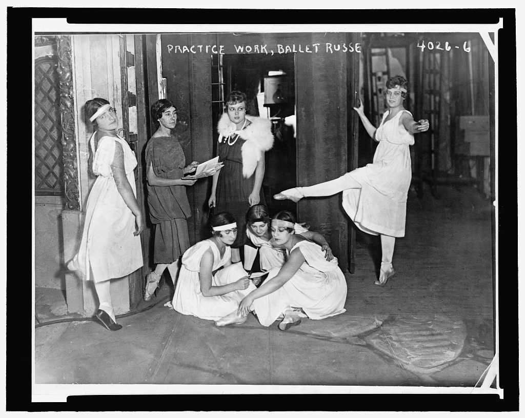 A Ballets Russes rehearsal in New York, around 1916, photographed by Bain News Service.