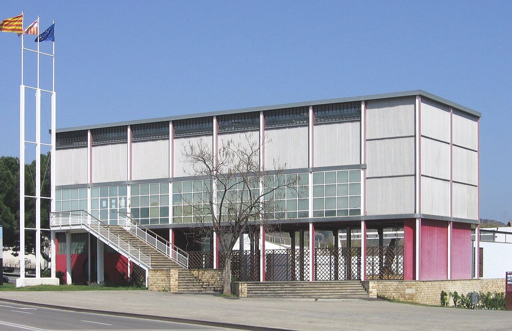 The later reconstruction of the Spanish Republic Pavilion in Barcelona, recalling the building that exhibited Guernica in Paris in 1937.