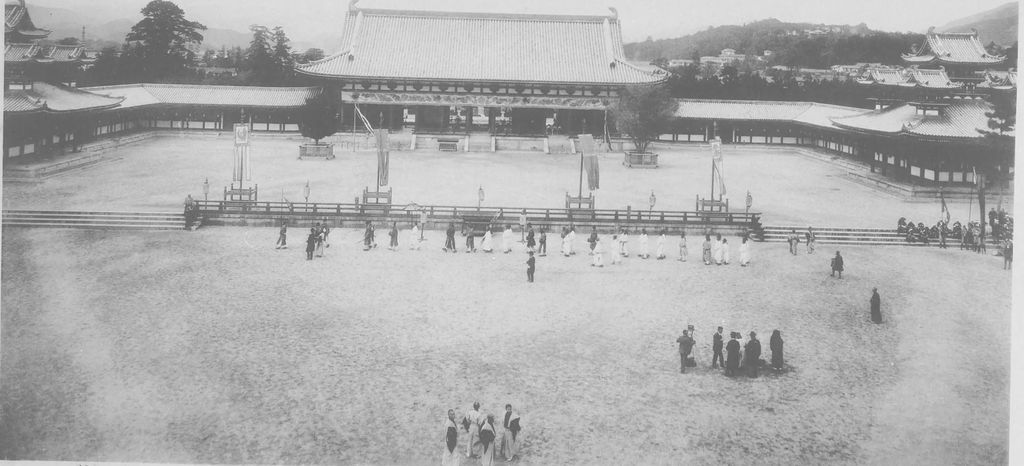 平安神宮、1907年6月までに撮影。印刷ページから切り抜き